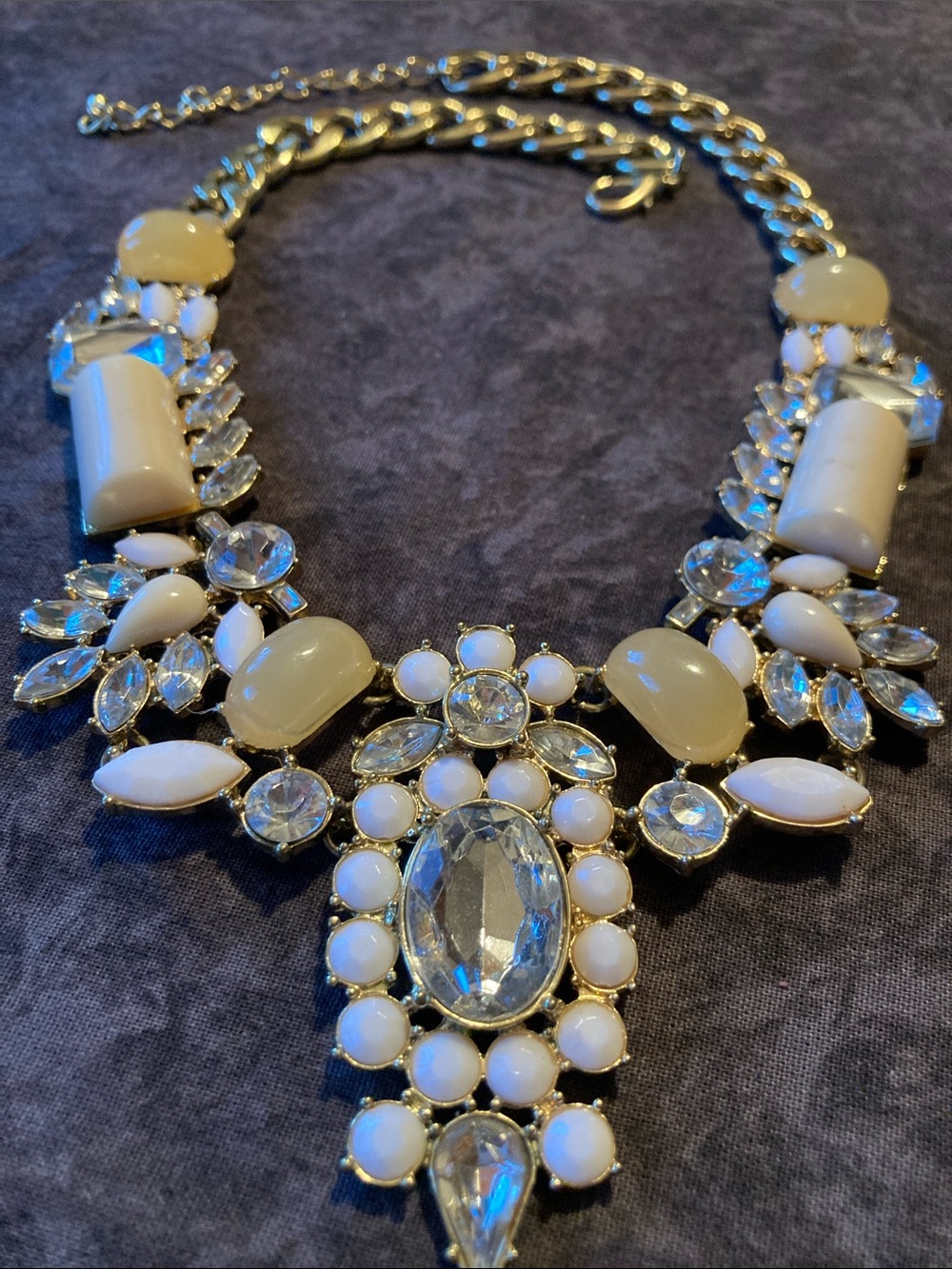 Elegant White & Cream Statement Necklace - Fashion Jewelry